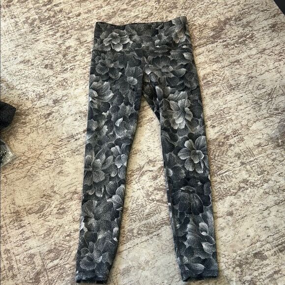 Athleta elation Floral Patterned textured Leggings XS - Picture 2 of 9